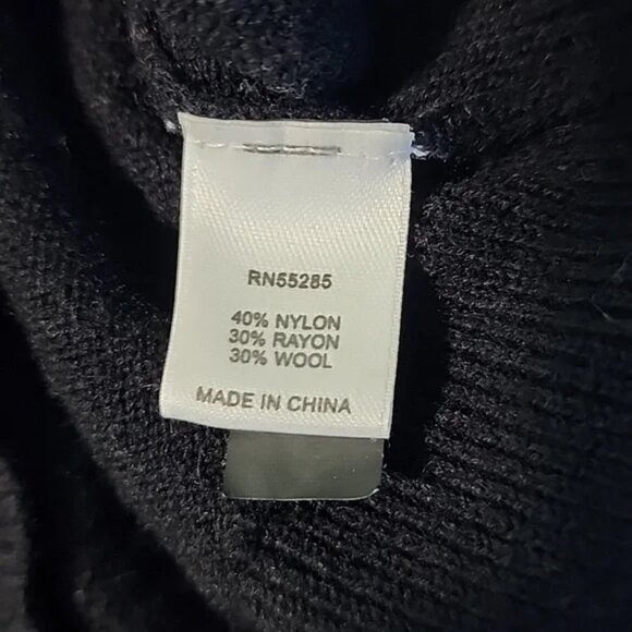 🌴 Express Design Studio knit Vest 🌴 - Picture 3 of 4